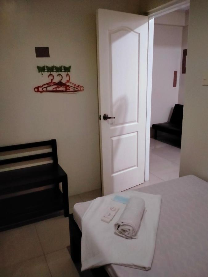 V.F. Riton Apartelle Laoag Exterior photo