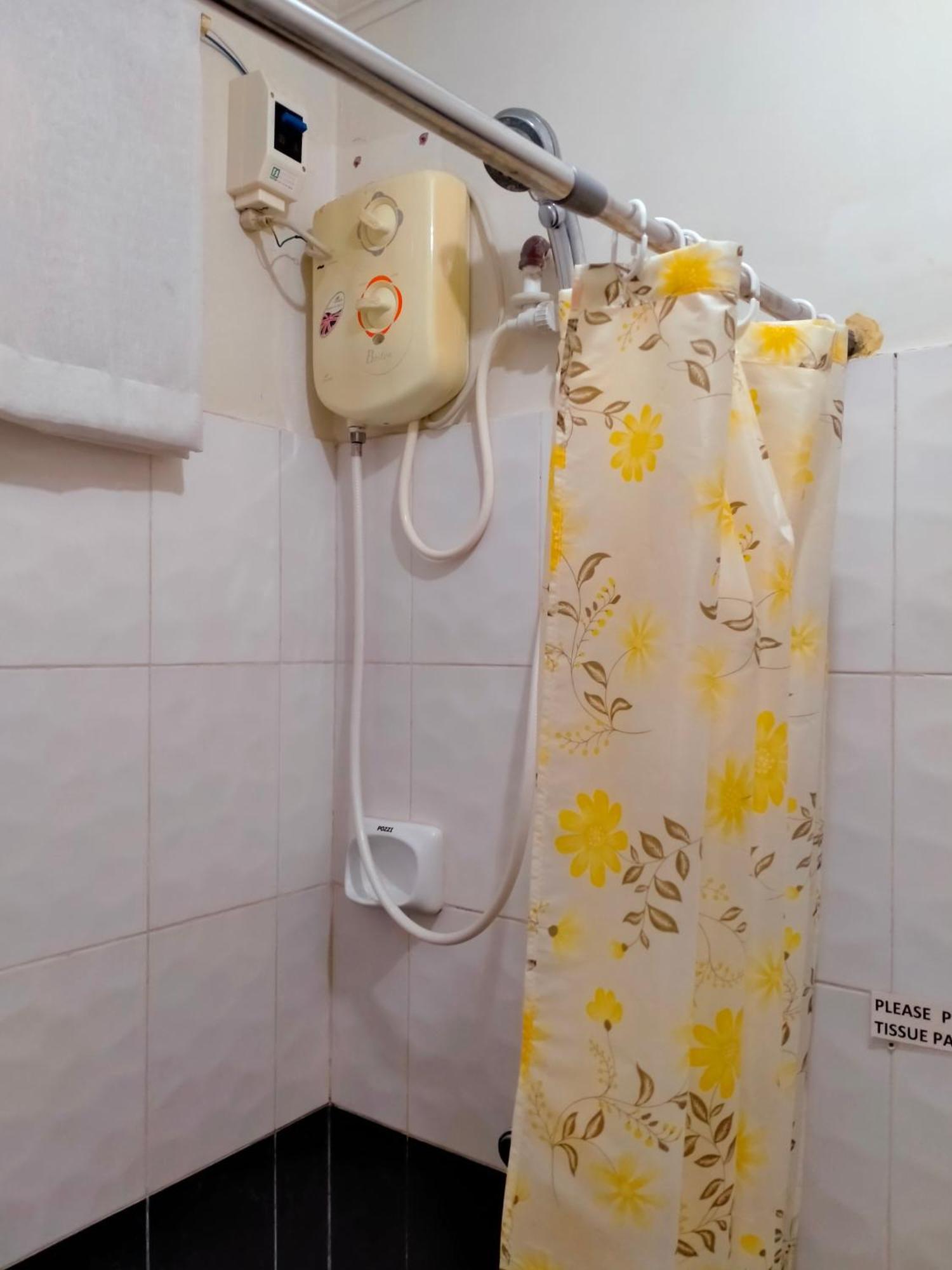 V.F. Riton Apartelle Laoag Room photo