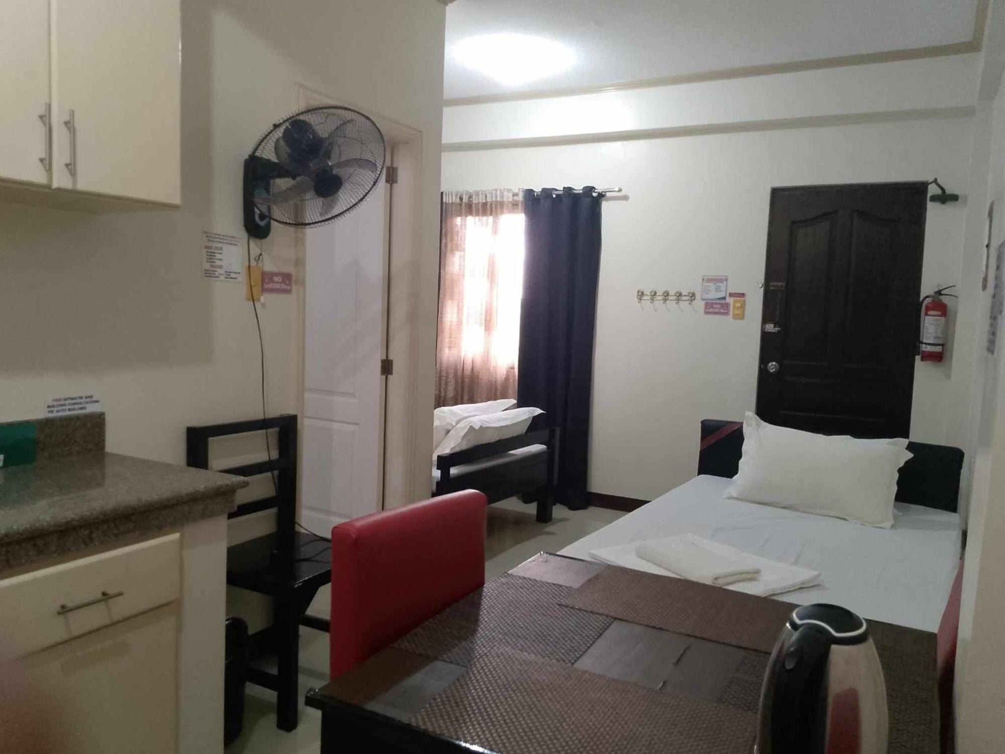 V.F. Riton Apartelle Laoag Exterior photo
