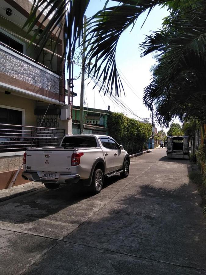 V.F. Riton Apartelle Laoag Exterior photo