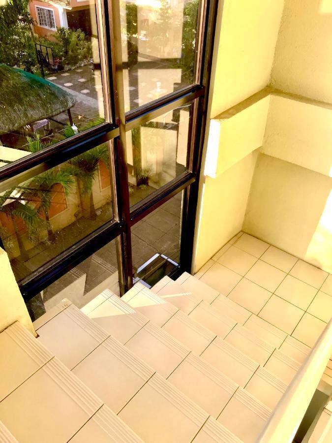 V.F. Riton Apartelle Laoag Exterior photo